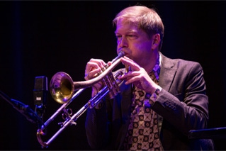 Konzert-Fotograf Ralf Brunner aus Hamburg zeigt seine Aufnahmen von den Donaueschinger Musiktagen, dem wichtigsten Festival für zeitgenössische Tonkunst weltweit.