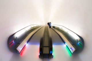 rolltreppe "the tube" in der hamburger elbphilharmonie