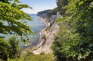 steilküste mit kreidefelsen auf rügen
