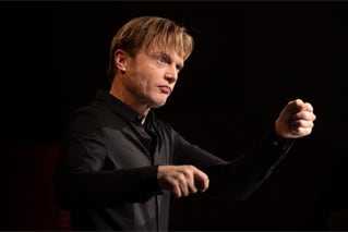 Konzert-Fotograf Ralf Brunner aus Hamburg zeigt seine Aufnahmen von den Donaueschinger Musiktagen, dem wichtigsten Festival für zeitgenössische Tonkunst weltweit.